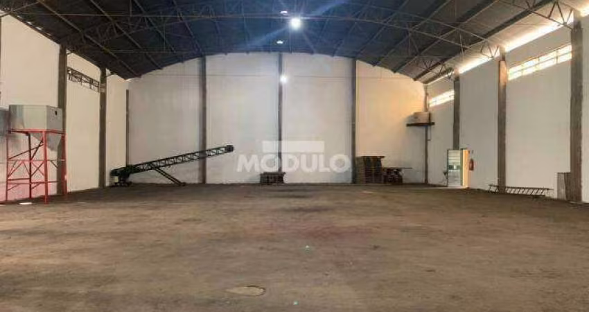 Barracão comercial no bairro Distrito Industrial