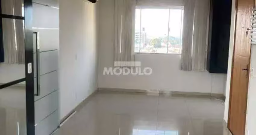 Apartamento para locação no bairro santa mônica com 3 quartos
