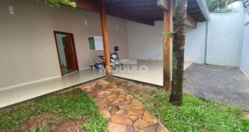 Casa residencial para locação no Bairro Granada com 3 quartos