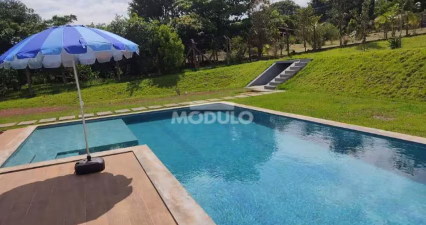 Casa térrea semi-acabada, no condomínio morada do sol, bairro tocantins, uberlândia mg