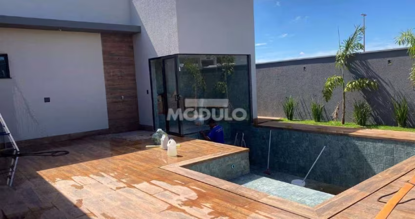 Excelente Sobrado de Luxo em Condominio Arts, 3 suites, espaço gourmet