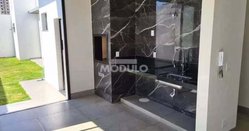 Casa com 3 quartos à venda na Rua Pigmento, --, Grand Ville, Uberlândia