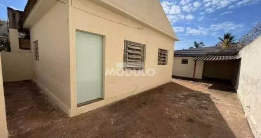 Casa em colônia Residencial para locação Bairro Martins