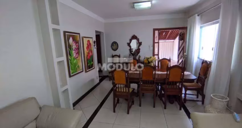 CASA RESIDENCIAL à venda, 3 quartos, 1 suíte, 3 vagas, CIDADE JARDIM - Uberlândia/MG