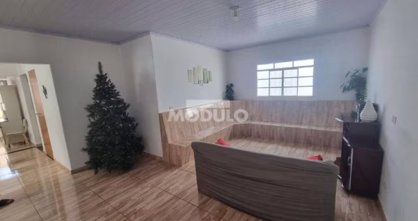 CASA RESIDENCIAL à venda, 3 quartos, 1 suíte, 1 vaga, JARDIM CANAA - Uberlândia/MG