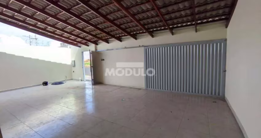 CASA RESIDENCIAL à venda, 3 quartos, 2 suítes, 3 vagas, Santa Rosa - Uberlândia/MG