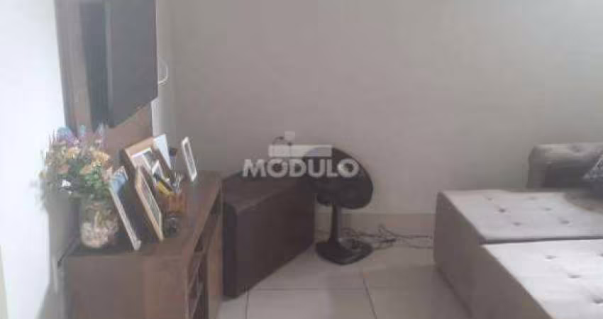 CASA RESIDENCIAL à venda, 5 quartos, 1 vaga, CRUZEIRO DO SUL - Uberlândia/MG