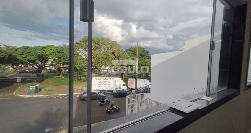 Sala comercial para alugar na Praça João Jorge Coury, --, Presidente Roosevelt, Uberlândia