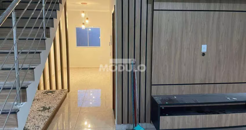 Casa com 3 quartos à venda na Rua Oliva, --, Grand Ville, Uberlândia