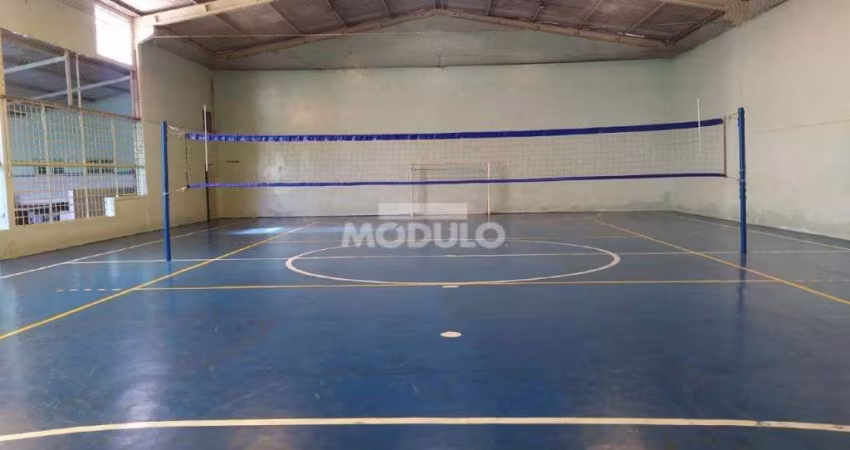 Excelente quadra poliesportiva com Apartamento Santa Monica
