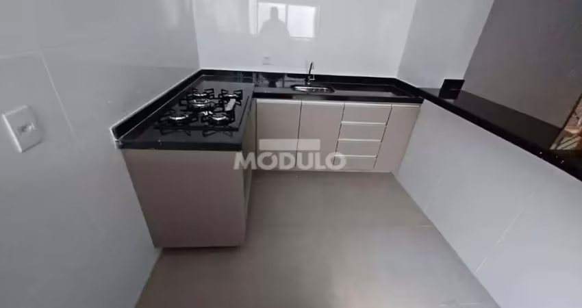 Apartamento com 2 quartos para alugar na Avenida Engenheiro Diniz, --, Osvaldo Rezende, Uberlândia
