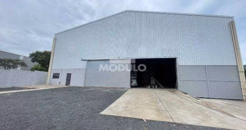 Galpão comercial para locação no Bairro Distrito Industrial