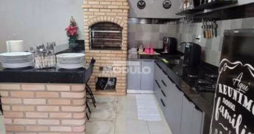Casa com excelente acabamento no Laranjeiras