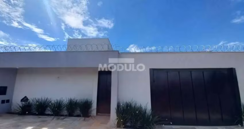 Casa residencial para locação no Laranjeiras com 3 quartos