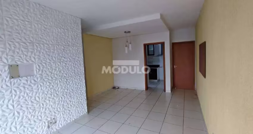 Apartamento com 3 quartos para alugar na Rua Jangadeiro, --, Tubalina, Uberlândia