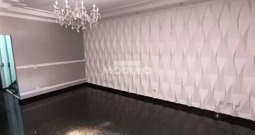 Casa residencial para locação no bairro luizote de freitas.