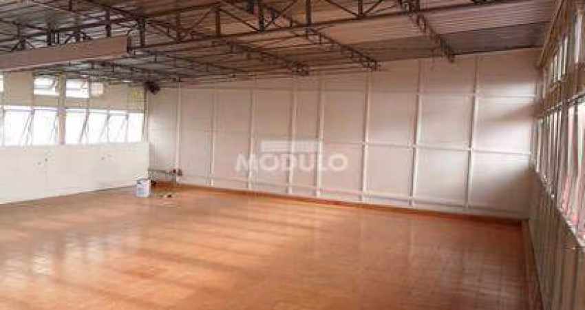 Prédio comercial para locação no Centro da cidade