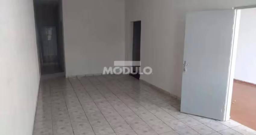 Casa com 2 quartos para alugar na Rua São Paulo, --, Brasil, Uberlândia