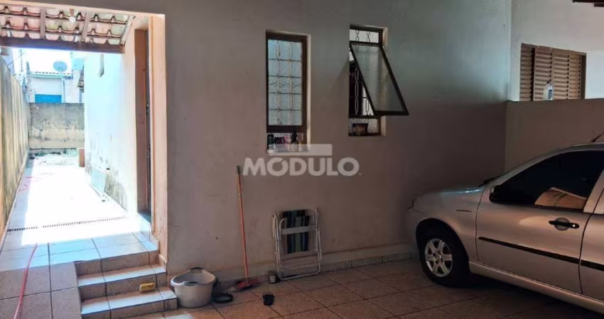2 casas independentes em terreno de 300 M no Pampulha
