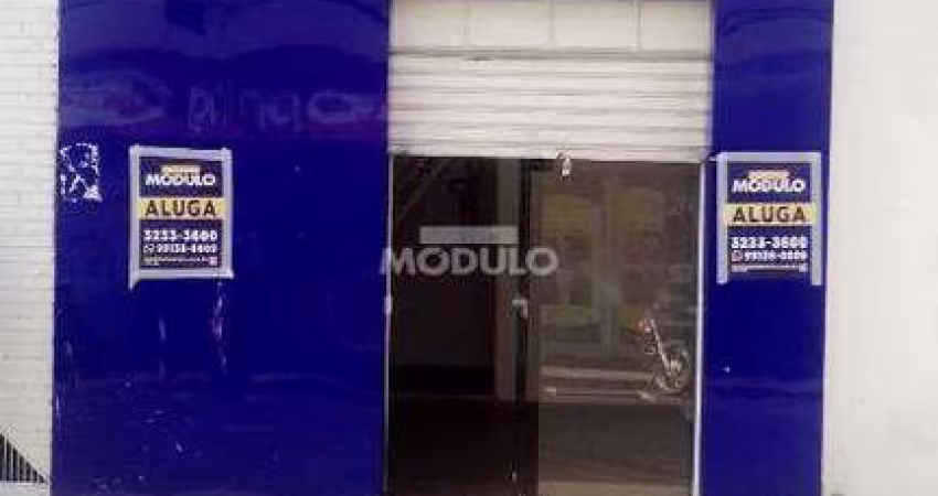 Cômodo comercial para locação na região Central