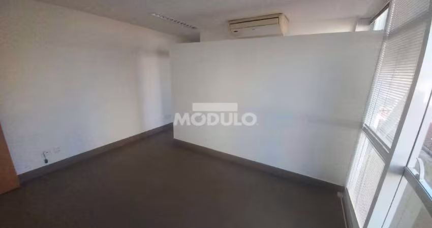 Sala comercial para locação, bairro Fundinho