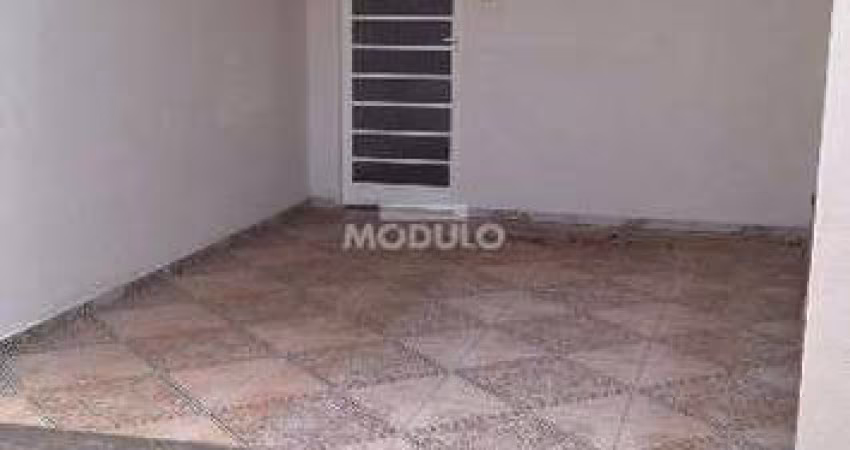 Casa residencial para locação, bairro Custódio Pereira
