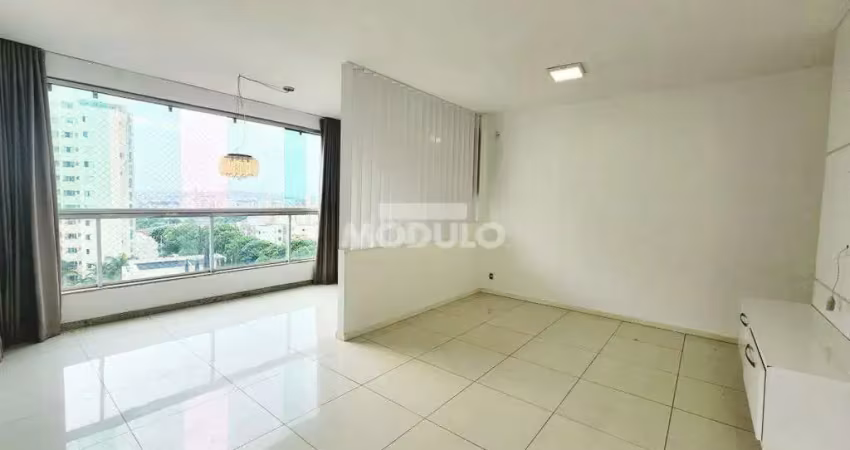 APARTAMENTO à venda, 3 quartos, 1 suíte, 2 vagas, Santa Mônica - Uberlândia/MG