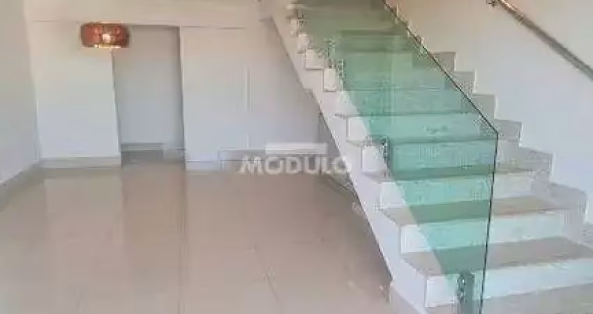 COBERTURA DUPLEX à venda, 3 quartos, 1 suíte, 3 vagas, Vigilato Pereira - Uberlândia/MG