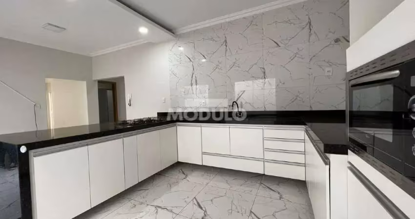 Casa com 3 quartos à venda na Rua Wilson Batista, --, Lagoinha, Uberlândia