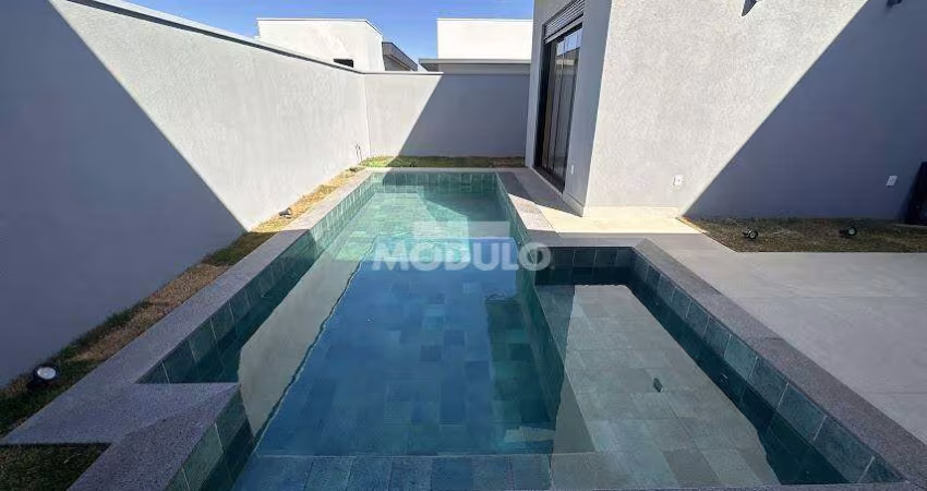 Excelente Casa com Fino Acabamento Condominio ARTS