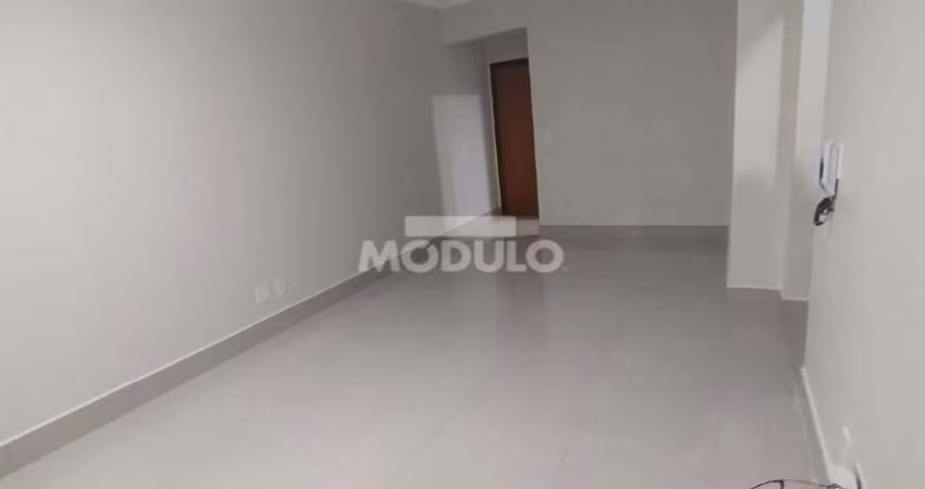 APARTAMENTO à venda, 3 quartos, 1 suíte, 1 vaga, Presidente Roosevelt - Uberlândia/MG