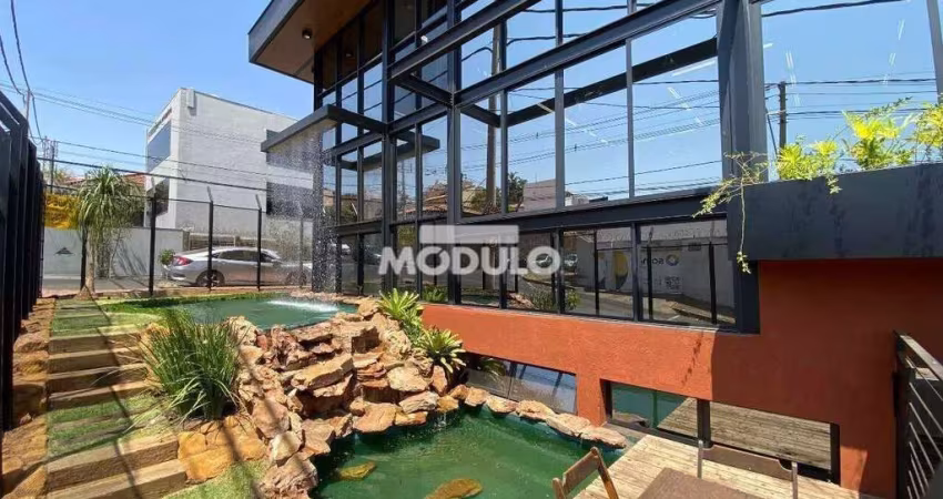 Prédio comercial para locação, bairro Saraiva