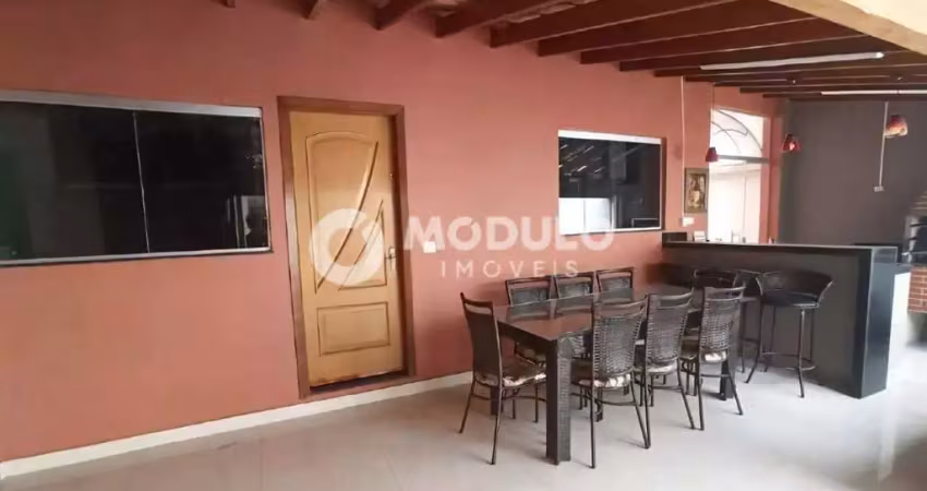 Casa residencial mobiliada disponível para locação bairro santa mônica