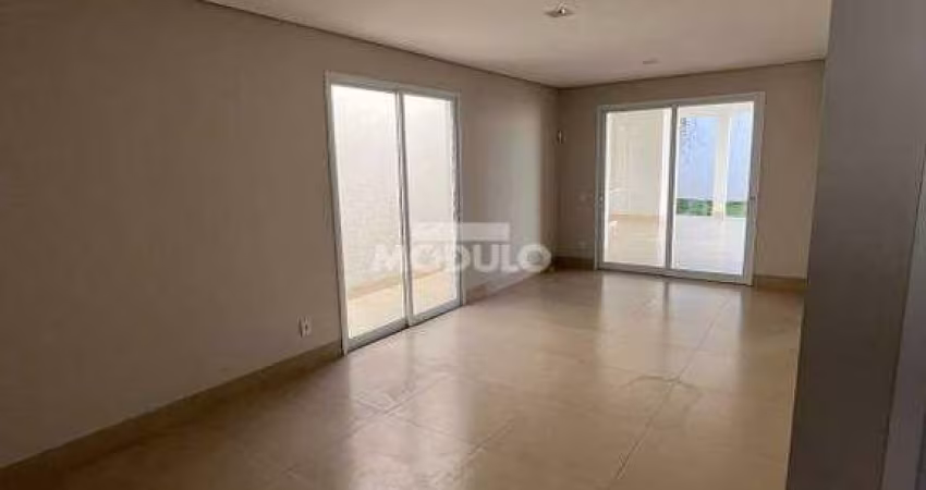 SOBRADO à venda, 3 quartos, 3 suítes, 4 vagas, Vigilato Pereira - Uberlândia/MG