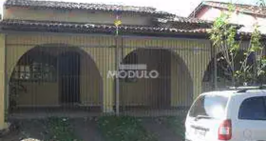 Casa residencial para locação no bairro cidade jardim.