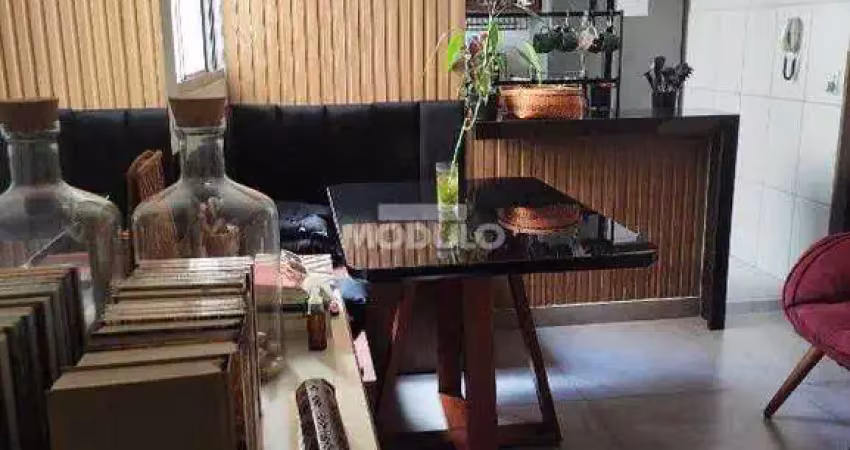 COBERTURA DUPLEX à venda, 2 quartos, 1 vaga, Santa Mônica - Uberlândia/MG