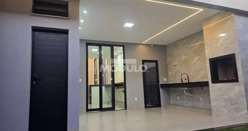 Excelente Casa com Fino Acabamento Verde Umuarama