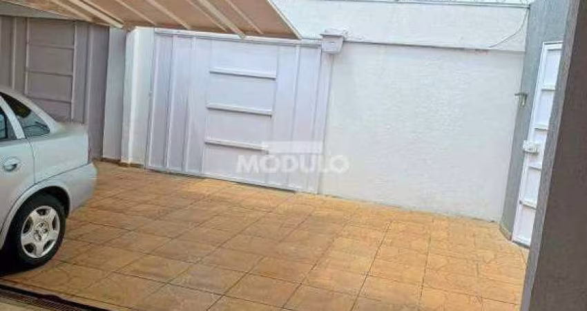 CASA RESIDENCIAL à venda, 3 quartos, 1 suíte, 3 vagas, MARTA HELENA - Uberlândia/MG