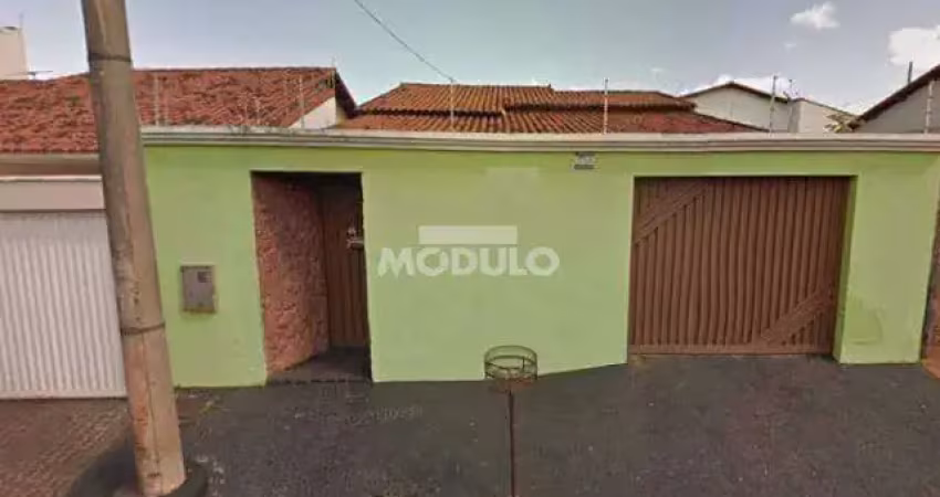 Casa residencial para locação no bairro Cidade Jardim