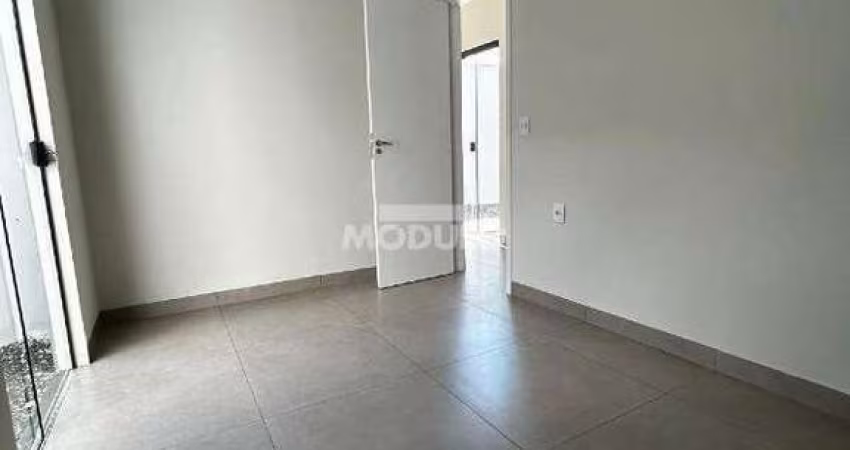 CASA RESIDENCIAL à venda, 2 quartos, 1 suíte, 2 vagas, Shopping Park - Uberlândia/MG