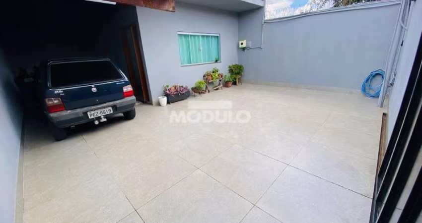 CASA RESIDENCIAL à venda, 3 quartos, 1 suíte, 3 vagas, Planalto - Uberlândia/MG
