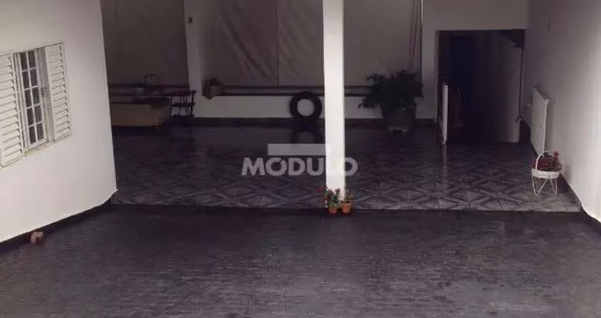 Casa residencial à venda, 3 quartos, 1 suíte, 4 vagas, martins - uberlândia/mg