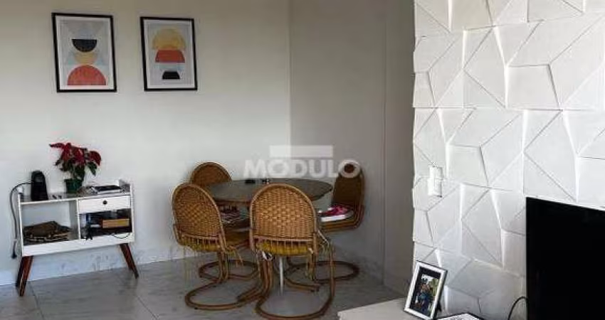 APARTAMENTO à venda, 3 quartos, 1 suíte, 1 vaga, LAGOINHA - Uberlândia/MG