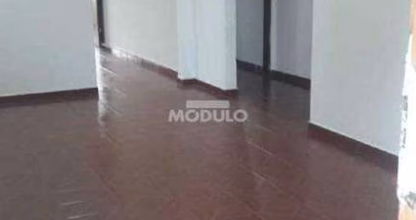 CASA RESIDENCIAL à venda, 3 quartos, 1 suíte, 2 vagas, Tubalina - Uberlândia/MG