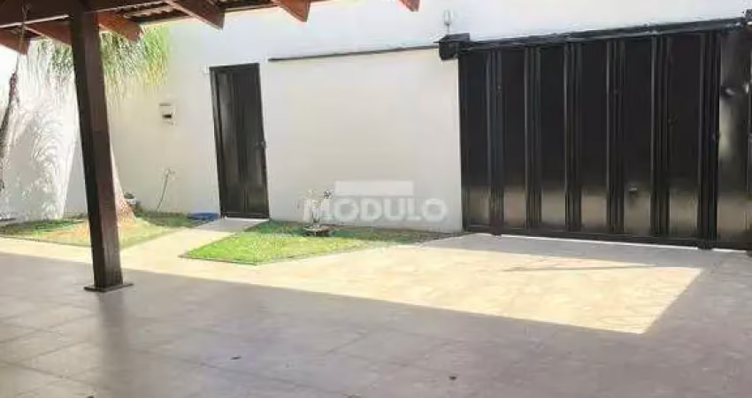 Casa residencial à venda, 3 quartos, 1 suíte, 6 vagas, jardim inconfidencia - uberlândia/mg