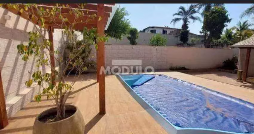 Casa residencial à venda, 3 quartos, 2 suítes, 4 vagas, cidade jardim - uberlândia/mg
