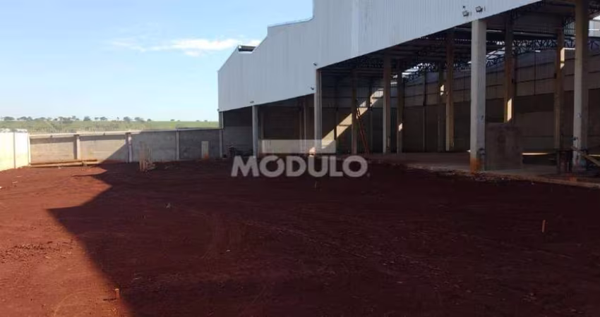 Galpão para locação no Loteamento Empresarial Taiaman