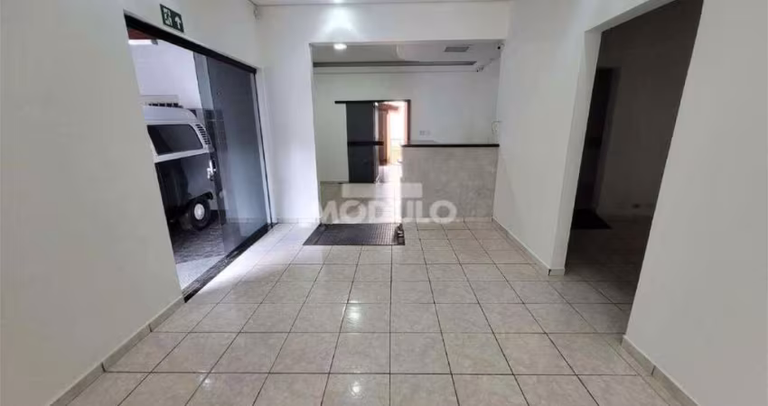 Excelente Casa Comercial no Martins