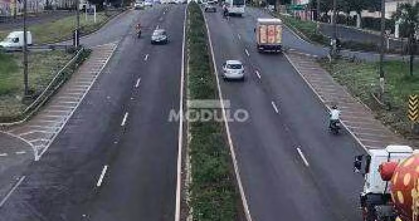 ÁREA à venda, JARDIM PATRICIA - Uberlândia/MG