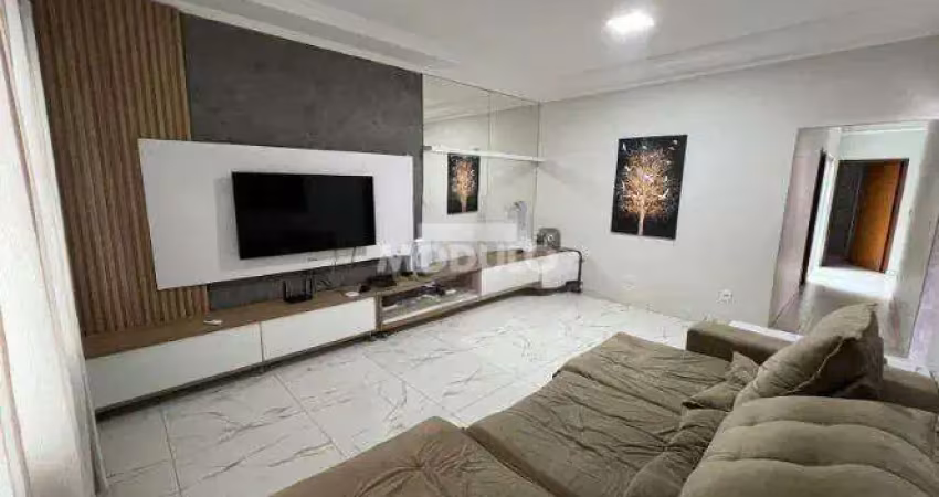 Casa residencial à venda, 3 quartos, 1 suíte, 2 vagas, alto umuarama - uberlândia/mg
